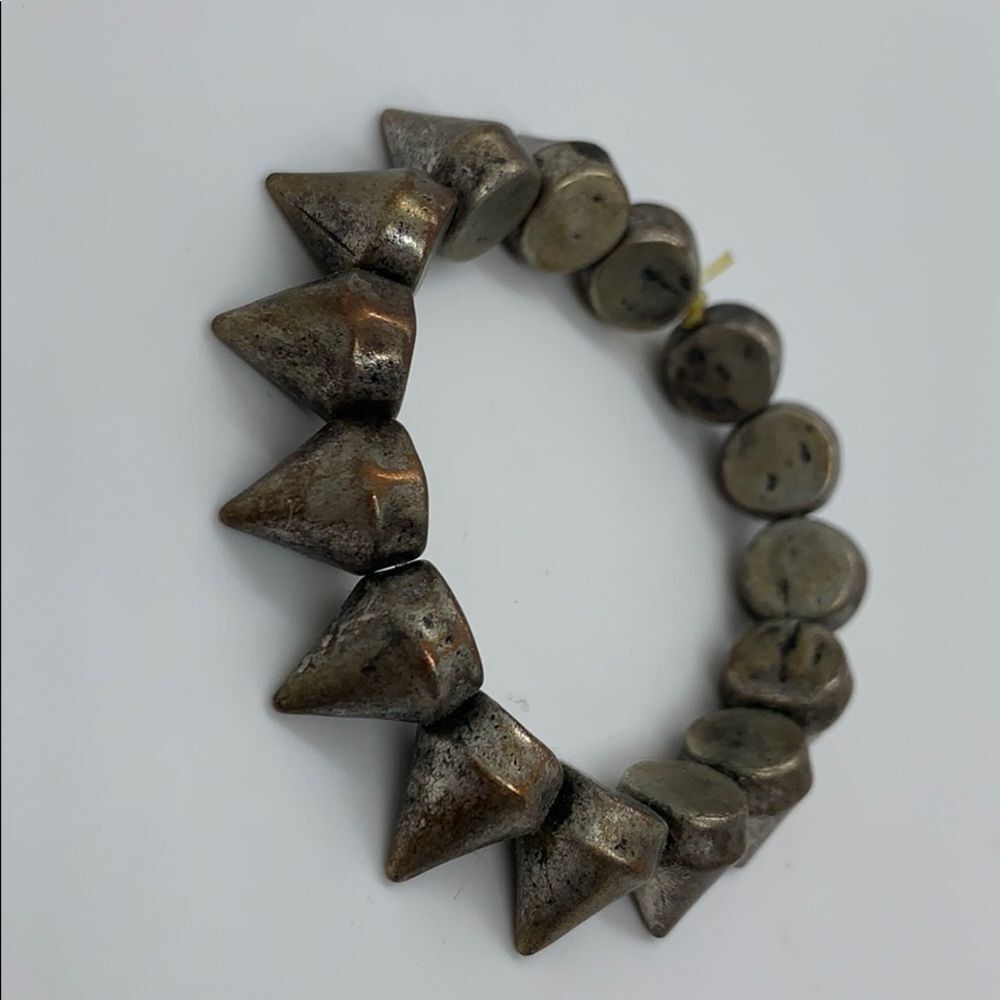 Rustic metals spike bracelet - Picture 2 of 3